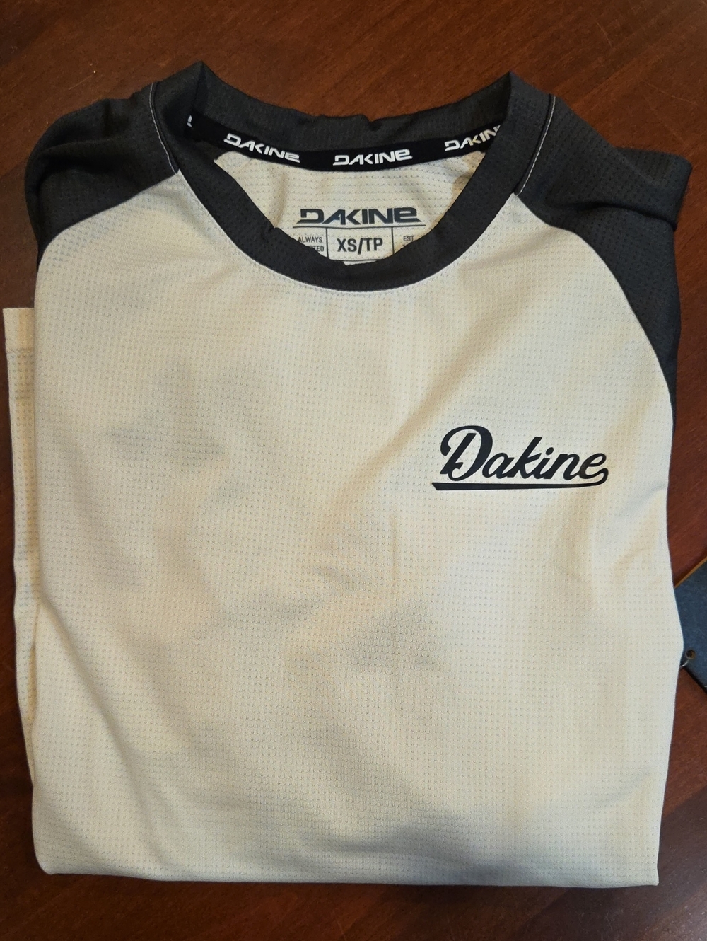 Dakine Women’s Raglan Tee in White and Black